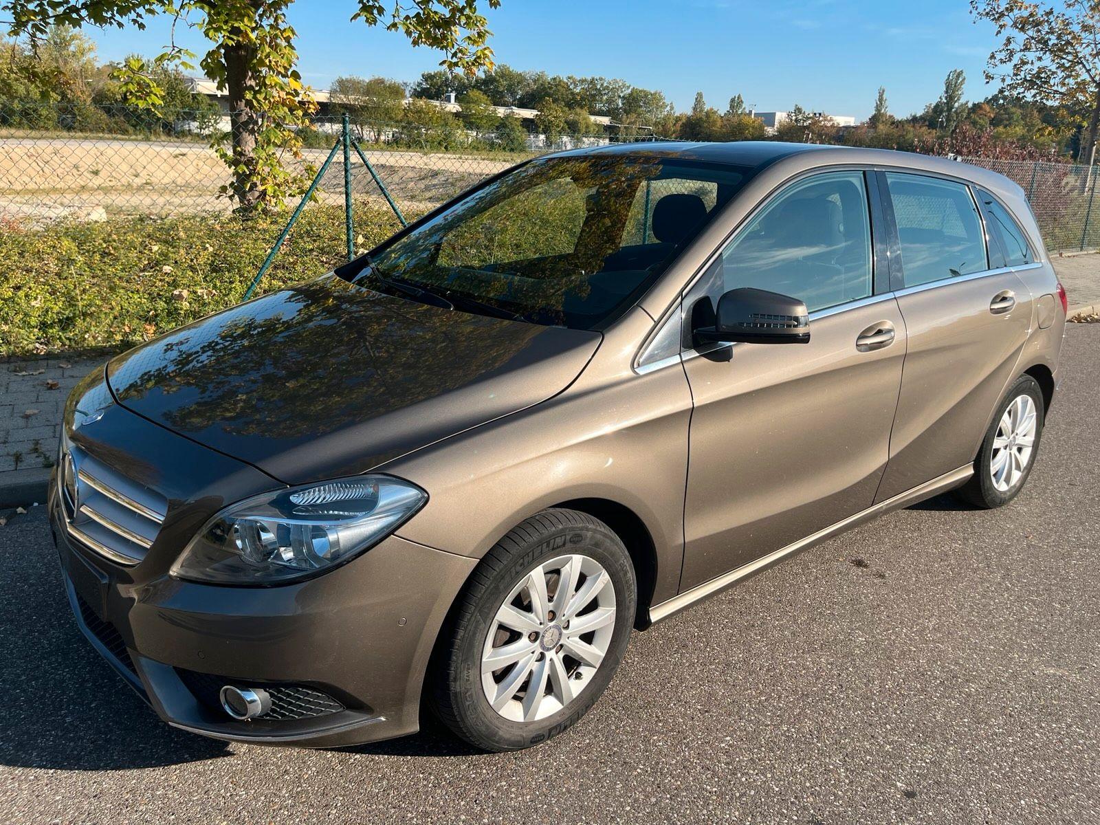 Mercedes-Benz B 200