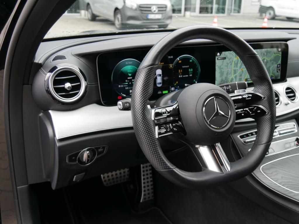 Mercedes-Benz E 300 de 4MATIC Limousine |AMG|DISTR|KEYL|NAVI