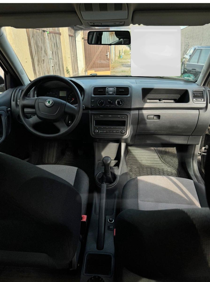 Skoda Fabia 2011 — photo 9