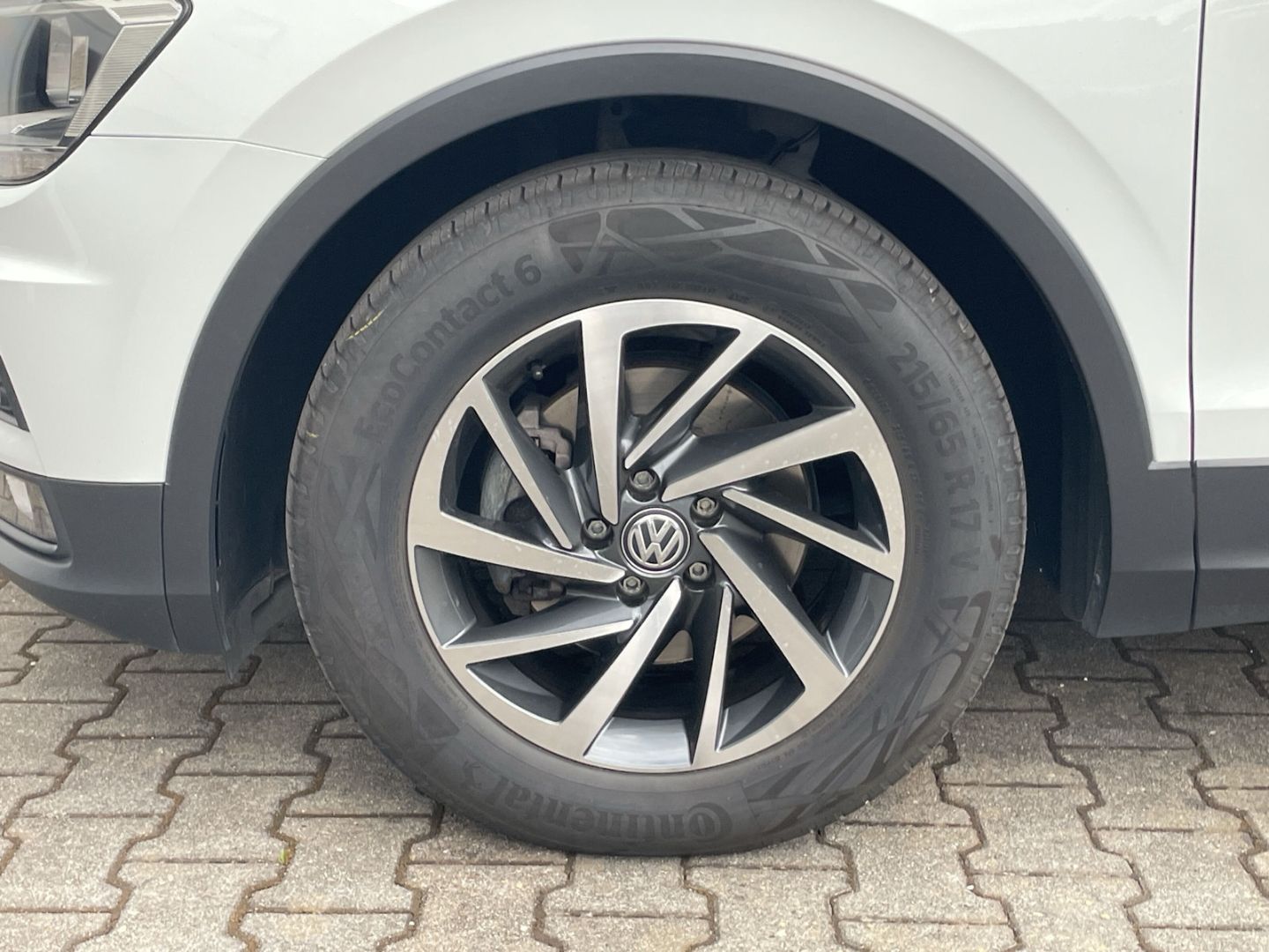 Tiguan 2.0TDI Sound AHK/Navi/App-Connect/ACC/PDC