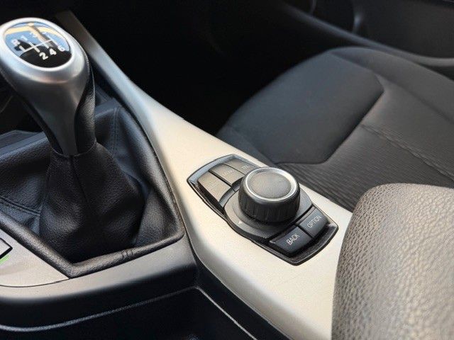 Fahrzeugabbildung BMW 118d xDrive Advantage 150PS LED/PDC/SHZ!