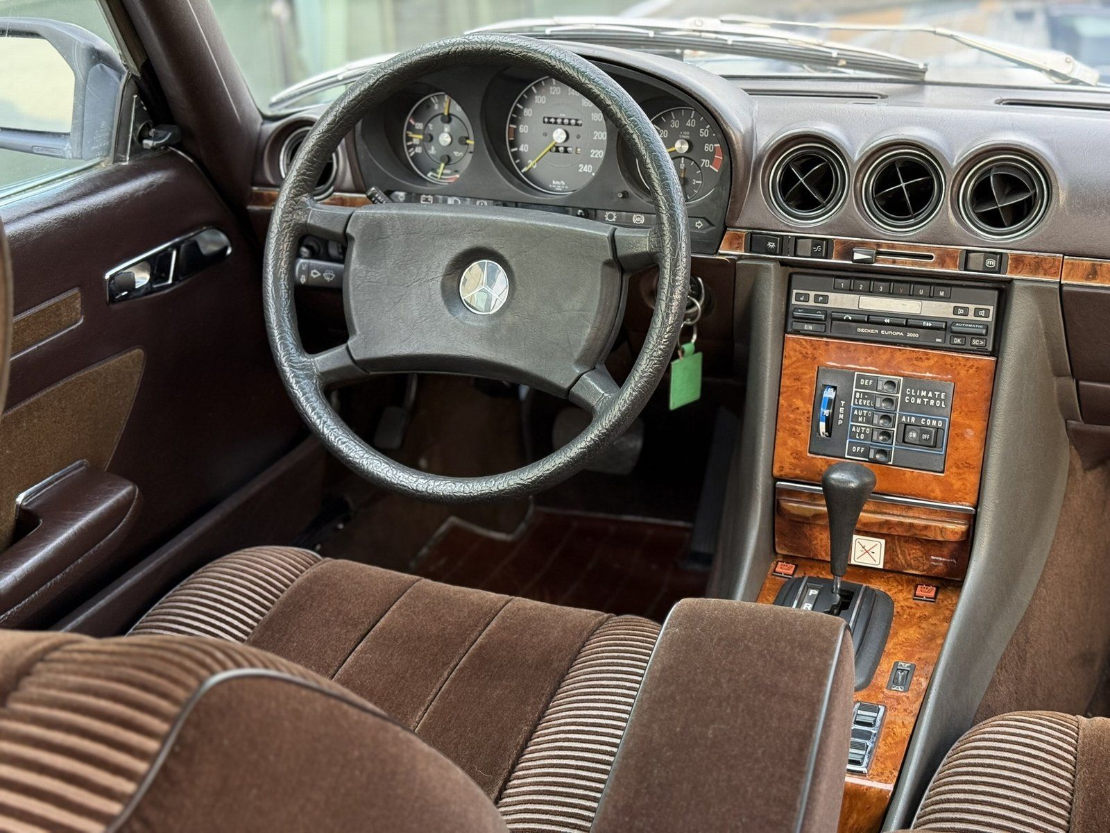 Fahrzeugabbildung Mercedes-Benz 500 SLC *GARANTIE*KLIMAAUTOMATIK*ELEK.SCHIEBEDAC