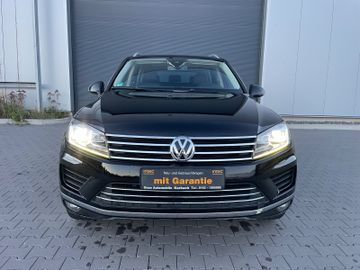Volkswagen Touareg - 2