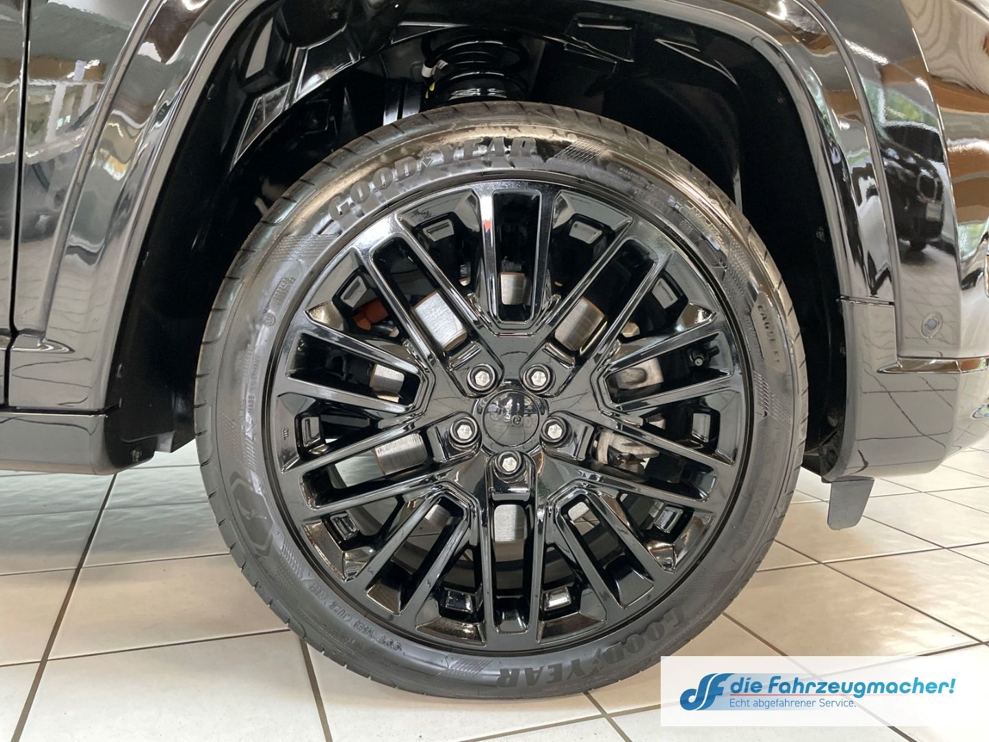 Fahrzeugabbildung Jeep Compass S Plug-In Hybrid 4WD Navi Soundsystem 36