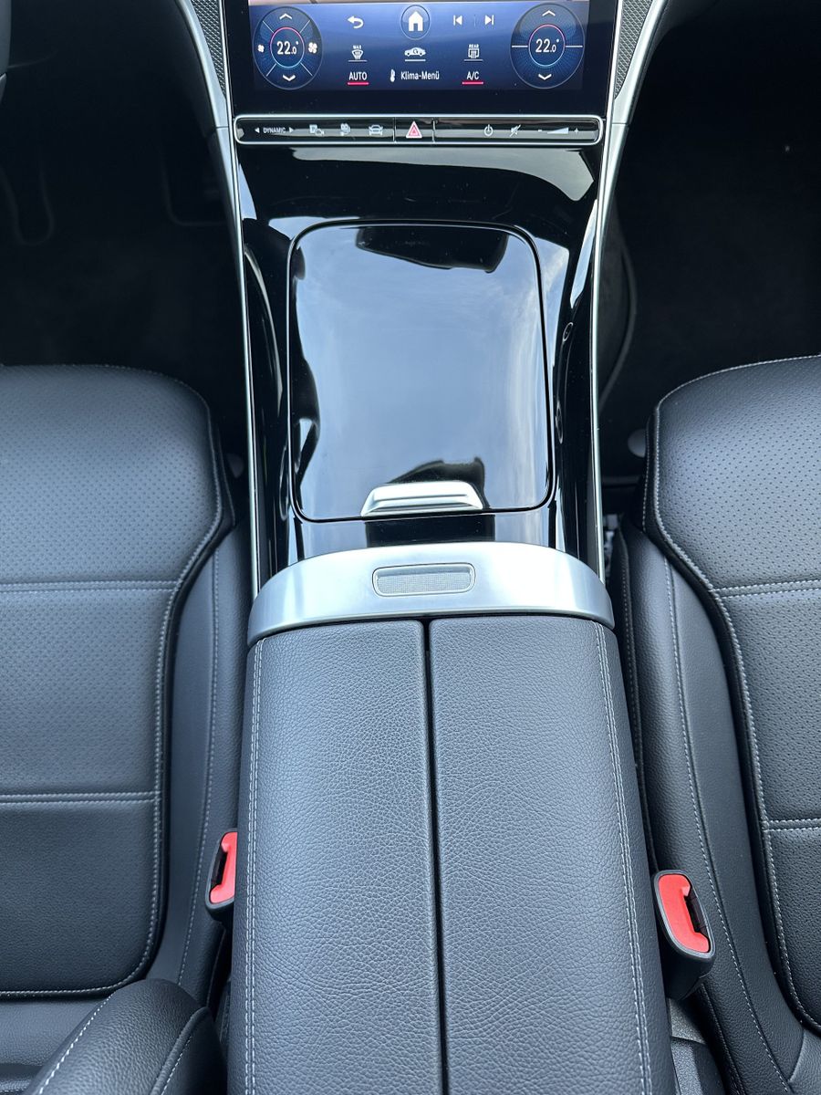 Fahrzeugabbildung Mercedes-Benz C 300e T Avantgarde NAV+LED+PANO+360°+V-COCKPIT