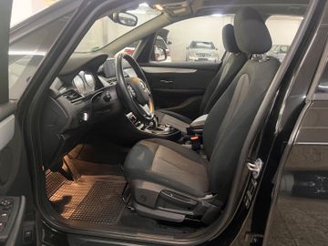 BMW 218 - 11