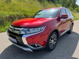 Mitsubishi Outlander Top 4WD/7 Sitze/Leder/Xenon/Kamera/AHK - Mitsubishi: 7