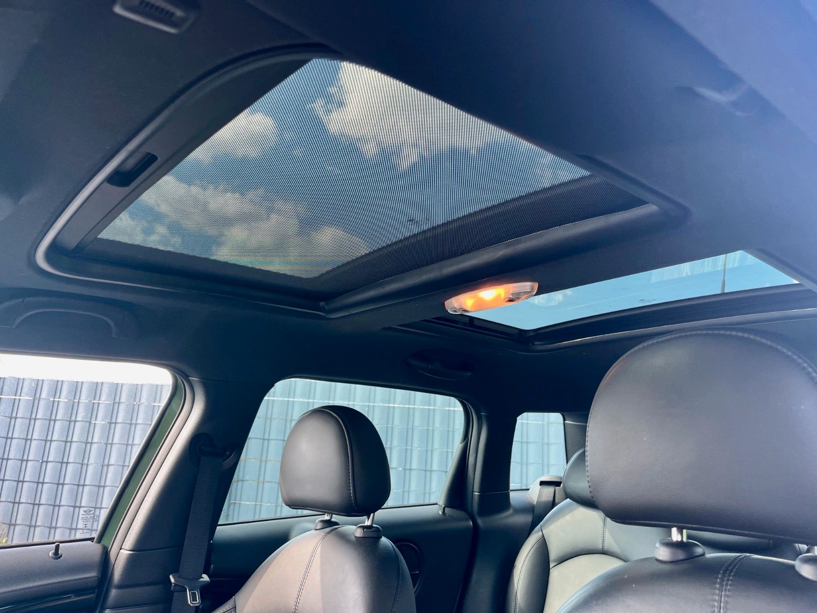 Fahrzeugabbildung MINI Cooper SD Countryman All4 Navi Leder Xenon SPORT