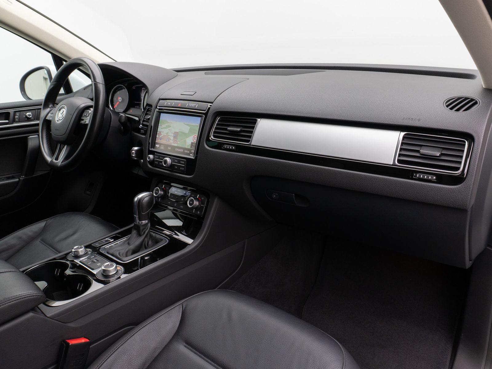 Fahrzeugabbildung Volkswagen Touareg V6 3.0 TDI Terrain Tech 4Motion PDC AHK