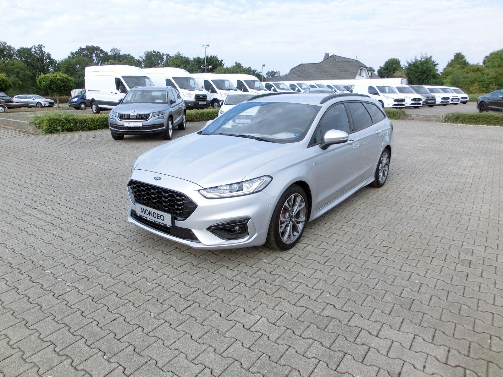 Fahrzeugabbildung Ford Mondeo Turnier Hybrid ST-Line