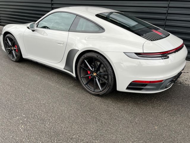 Porsche 911-992  Carrera 4S-BOSE-CHRONO-ABGAS-2.HAND