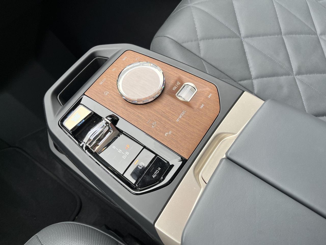 BMW iX - Bild 21