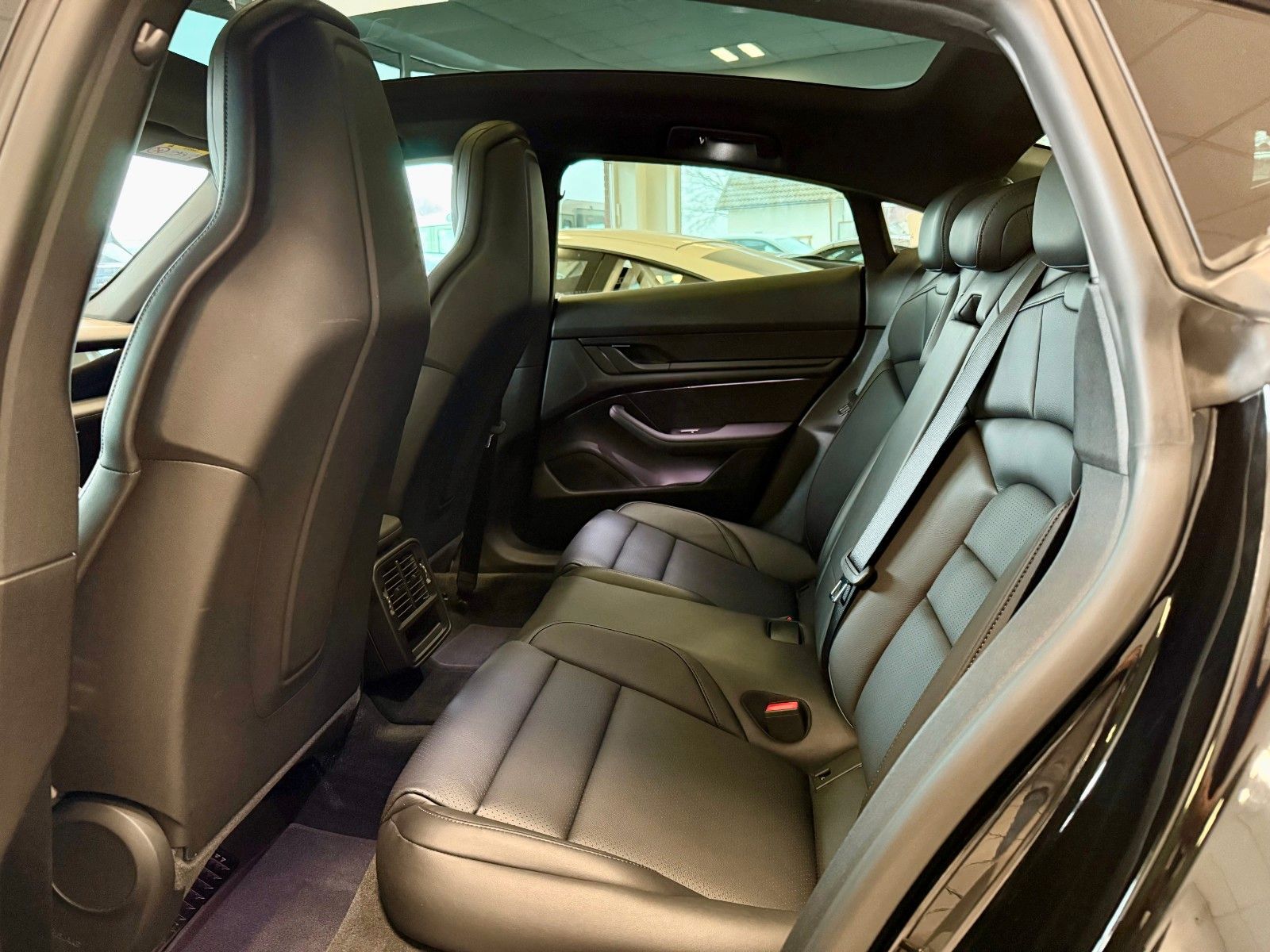 Fahrzeugabbildung Porsche Taycan Performance Panorama/SportChrono/WP