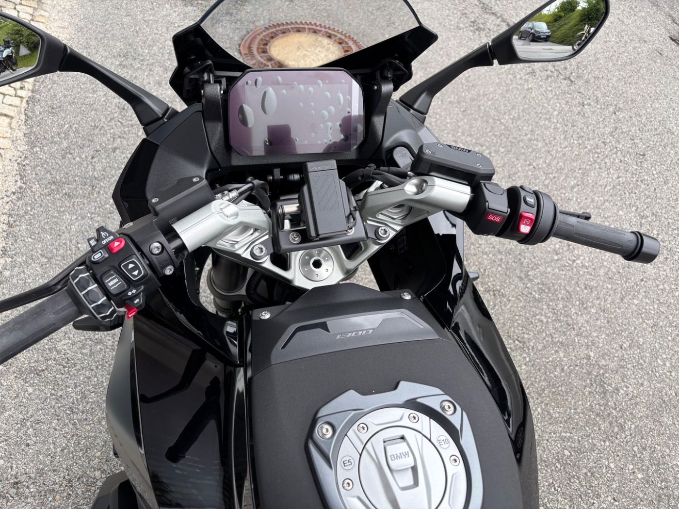 Fahrzeugabbildung BMW R 1300 RS Triple Black 4 Pakete