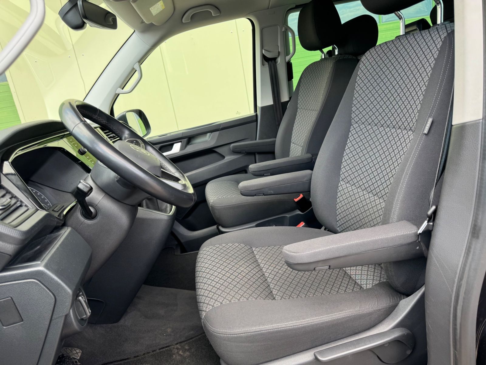 Volkswagen T6.1 Multivan 2.0 TDI AHK Navi. St.Hzg Kamera foto 23