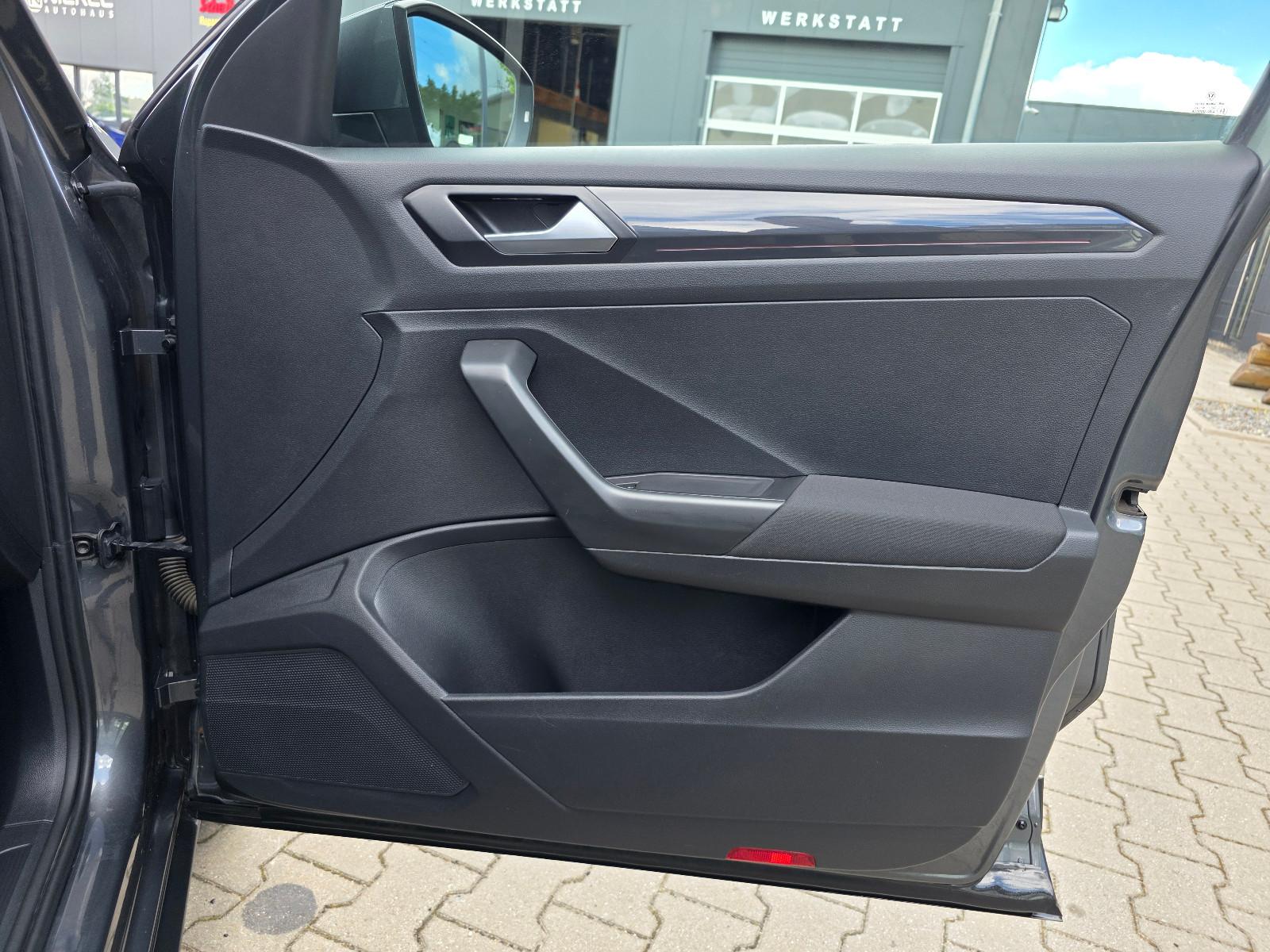 Volkswagen T-Roc Sport 4Motion*Kamera*LED*AHK*Navi*ACC*2.Hd