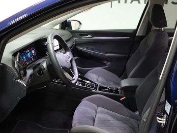 Fahrzeugverkauf 11 Volkswagen Golf VIII Vari. Style So&Wi R. StHz Navi Matrix