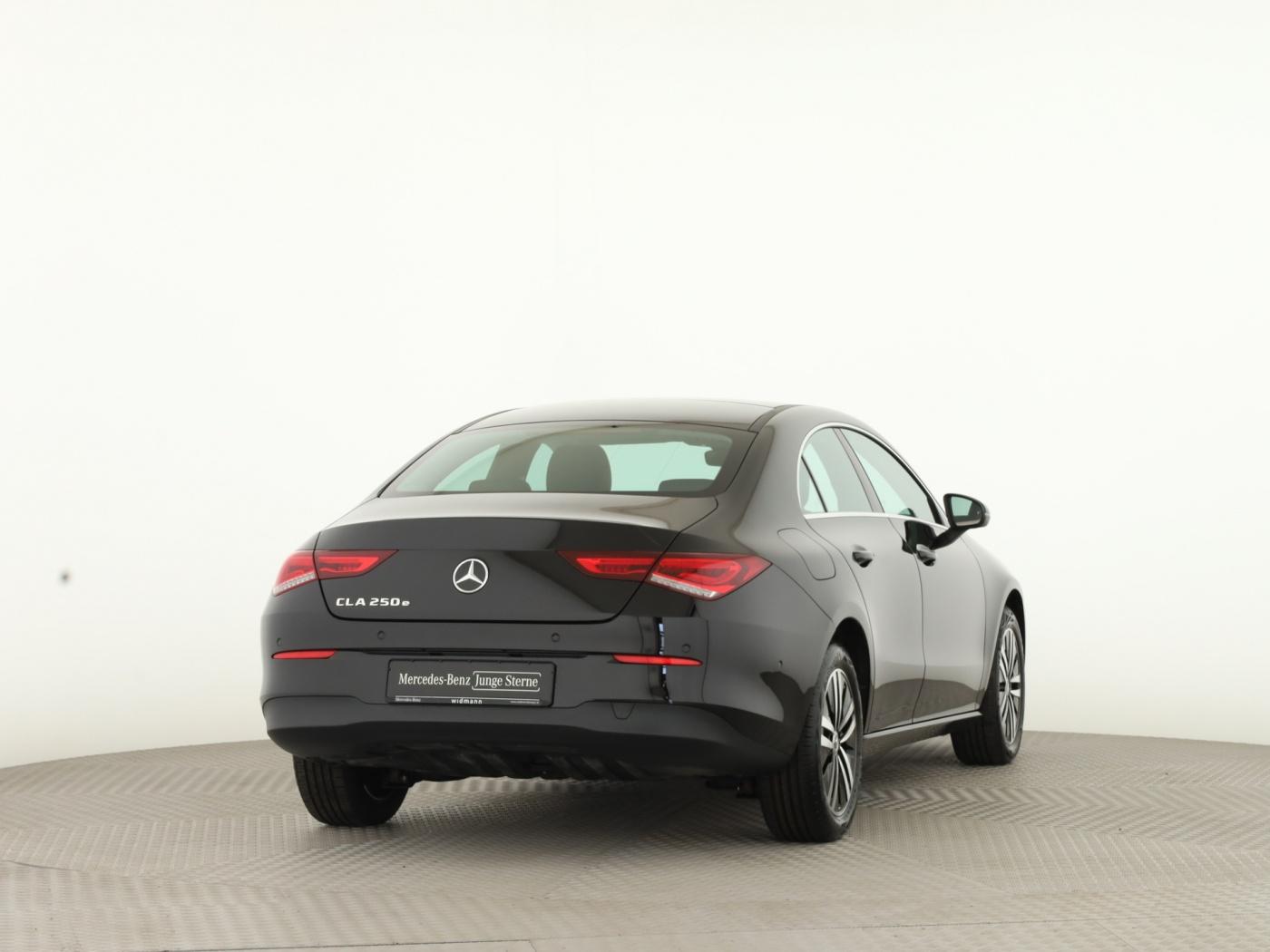 Mercedes-Benz CLA 250 e *Panorama*LED*Park-Paket*Business*Navi