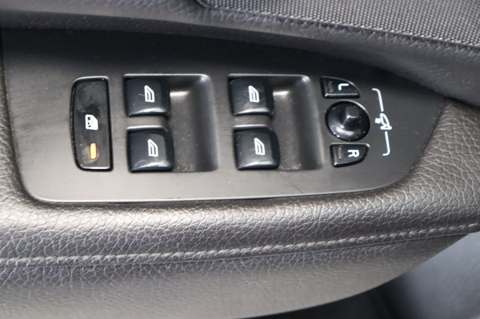 Fahrzeugabbildung Volvo V90 Kombi * HUD * Keyless * Limited Edition Mome