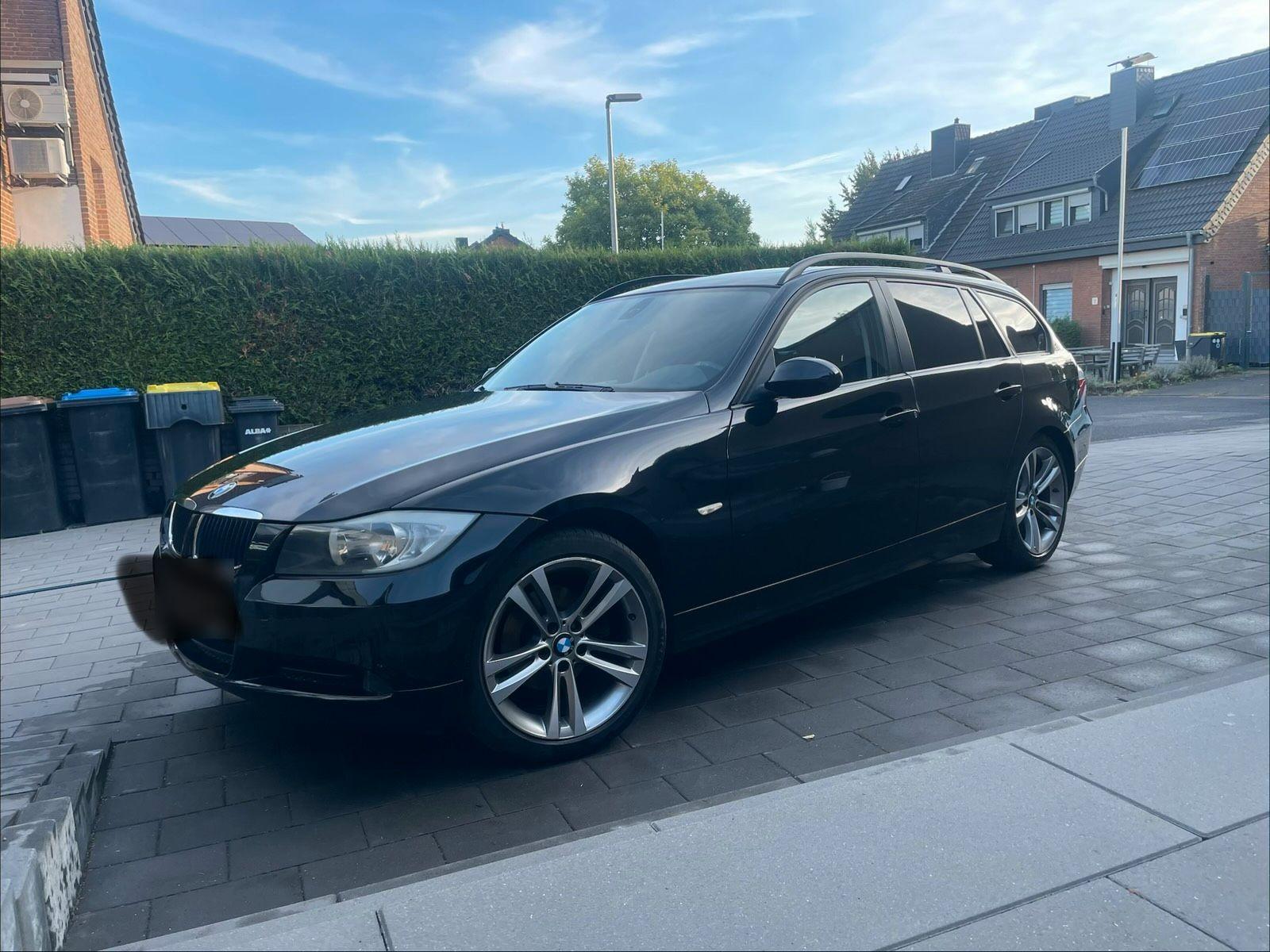 BMW 318, 2007