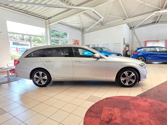 MERCEDES-BENZ E 220 — Foto 10