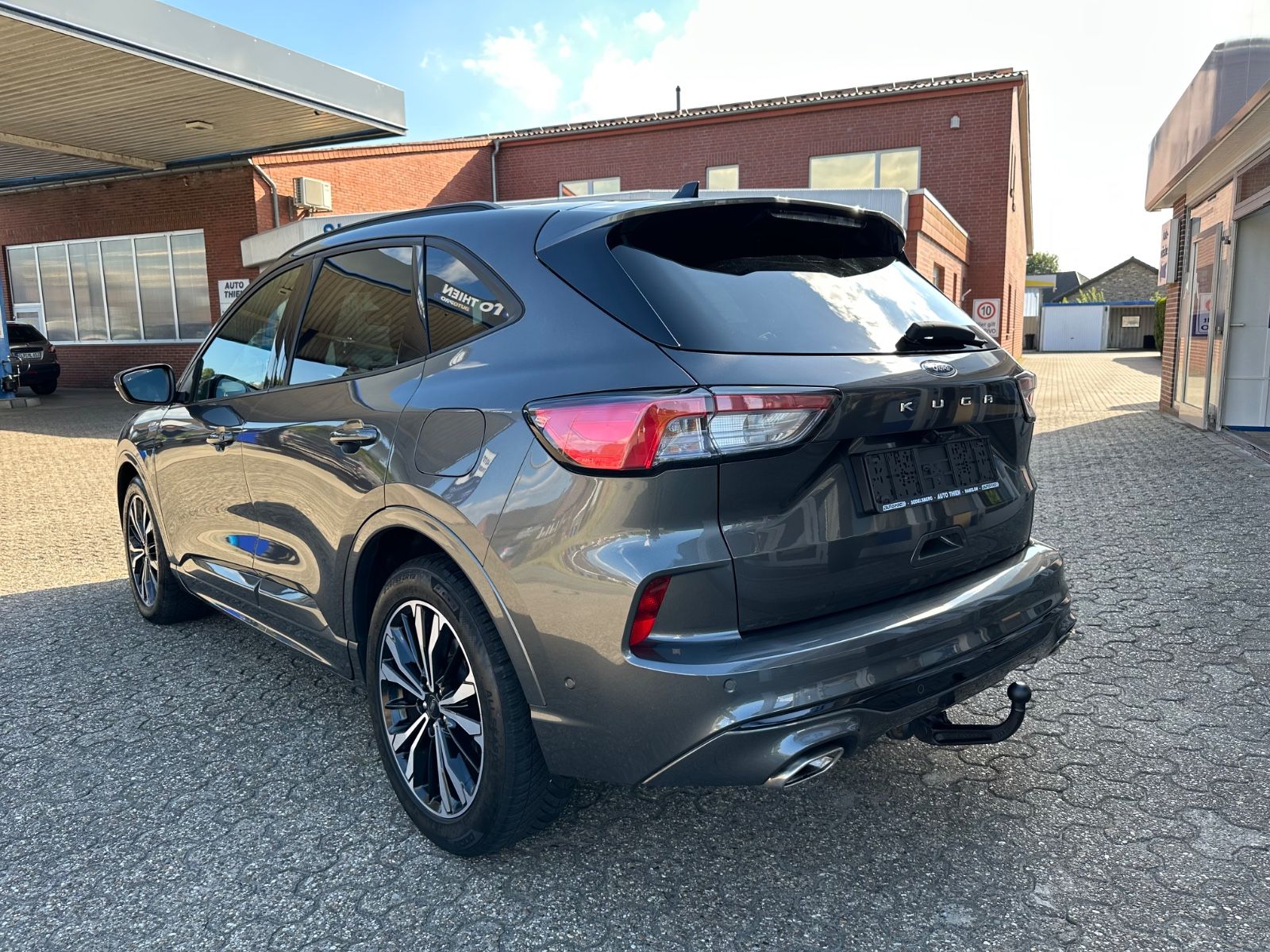 Fahrzeugabbildung Ford Kuga 2.0 EB ST-Line X 4x4/AHK/LED/B&O/HUD
