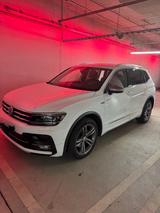 Volkswagen Tiguan Allspace 2.0 TDI R-LineDSG 4MOTION7-Sitze - VW Tiguan Allspace in Essen
