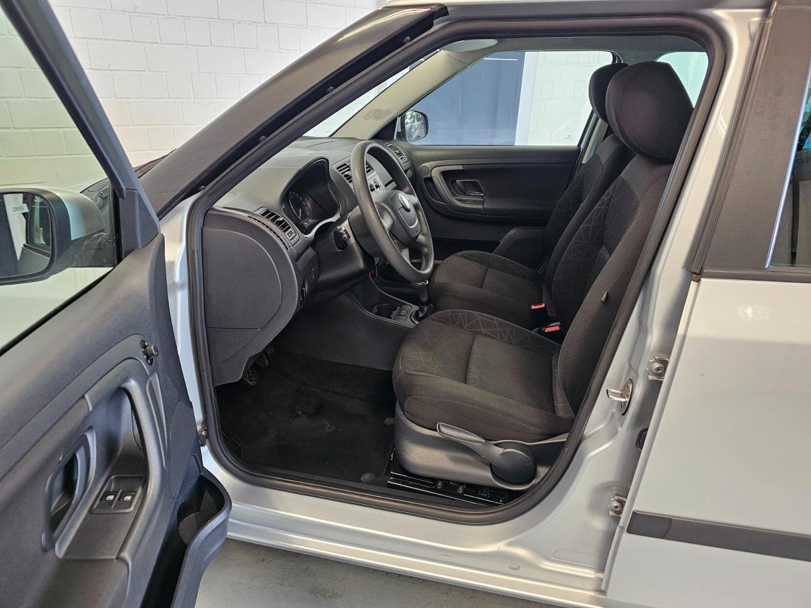 Skoda Fabia 1.2 TSI Combi Family + 8.Reifen/Klima/AHK
