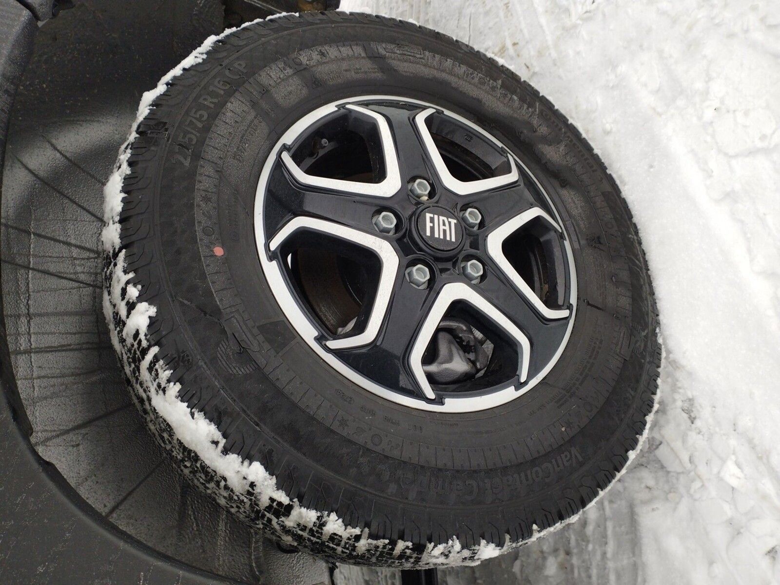 Fahrzeugabbildung Eura Mobil Van V 635 EB Automatik, 180 PS, Fahrassistenz