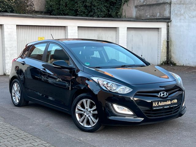 Hyundai i30 1.4 CRDi Intro Edition*Klima*SHZ*T.Leder*PDC