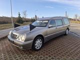 Mercedes-Benz Bestattungwagen Leichenwagen Bestattung Leichen  - gebrauchte Mercedes-Benz E 220 aus dem Jahr 2002