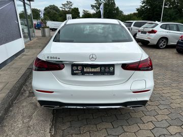 Fahrzeugabbildung Mercedes-Benz E 300 E Limousine AMG Line HeadUp Memory LED