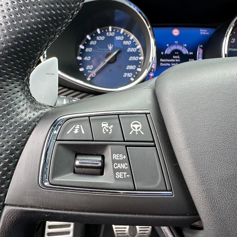 Maserati Quattroporte