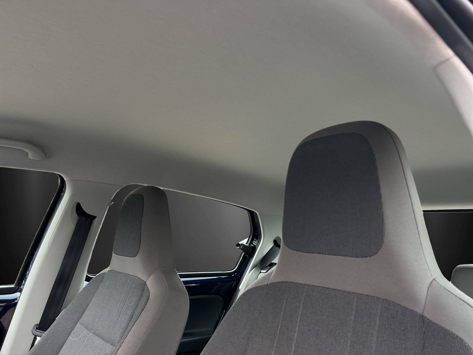 Fahrzeugabbildung Volkswagen cross up! 1.0 Navi, Klima, Sitzh., PDC, el. FH
