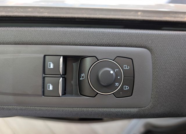 Ford Tourneo Custom L1 Titanium 5Jahre Garantie!*