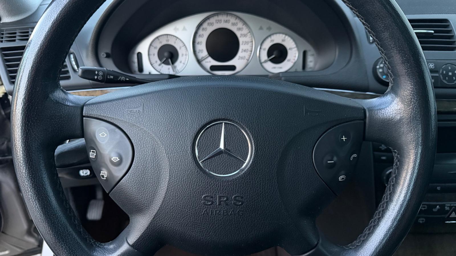 Mercedes-Benz E280 2005 — photo 28