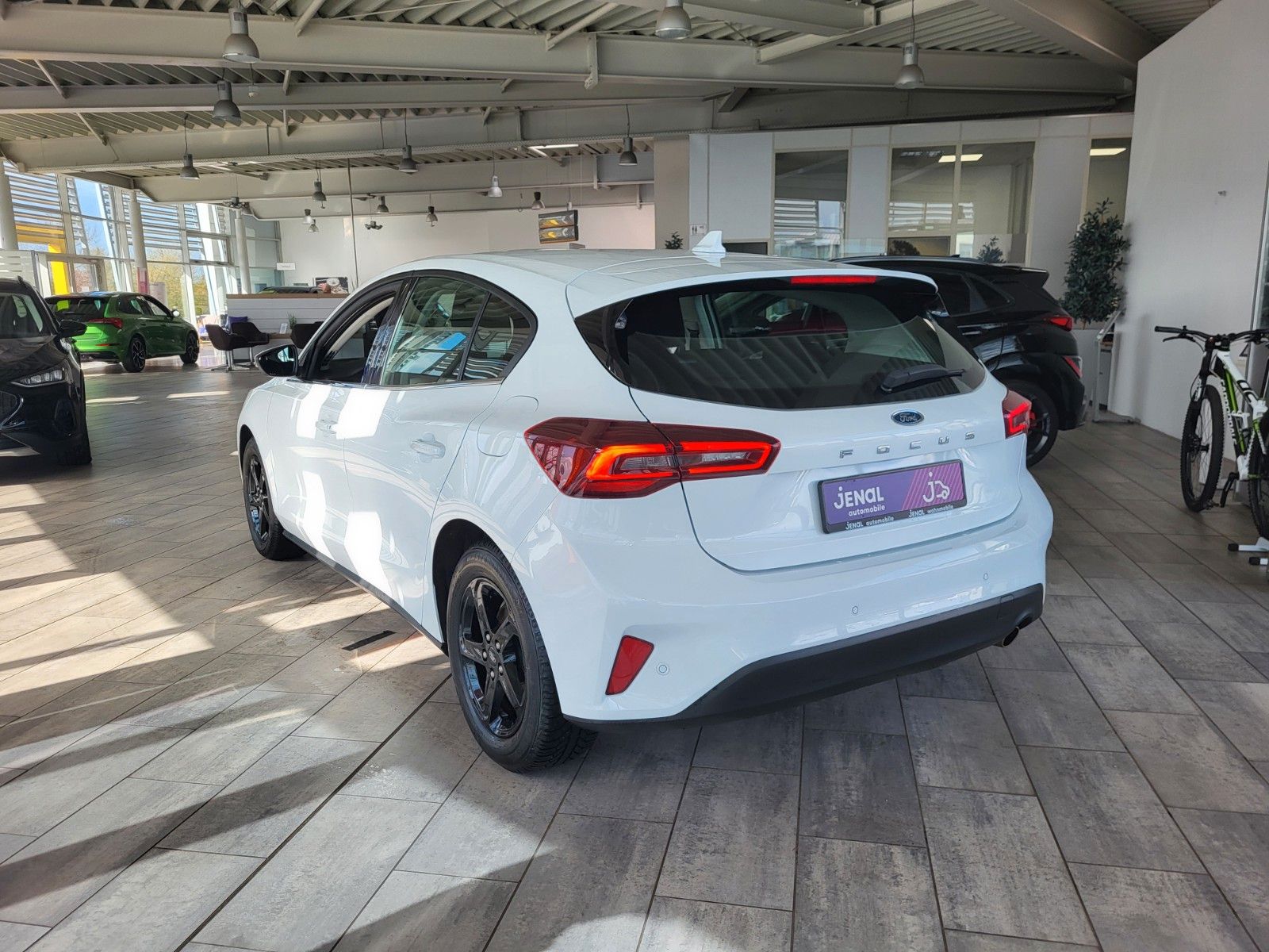 Fahrzeugabbildung Ford Focus Lim./WINTER-P/KEYFREE/NAVI/TEMPOMAT/LED