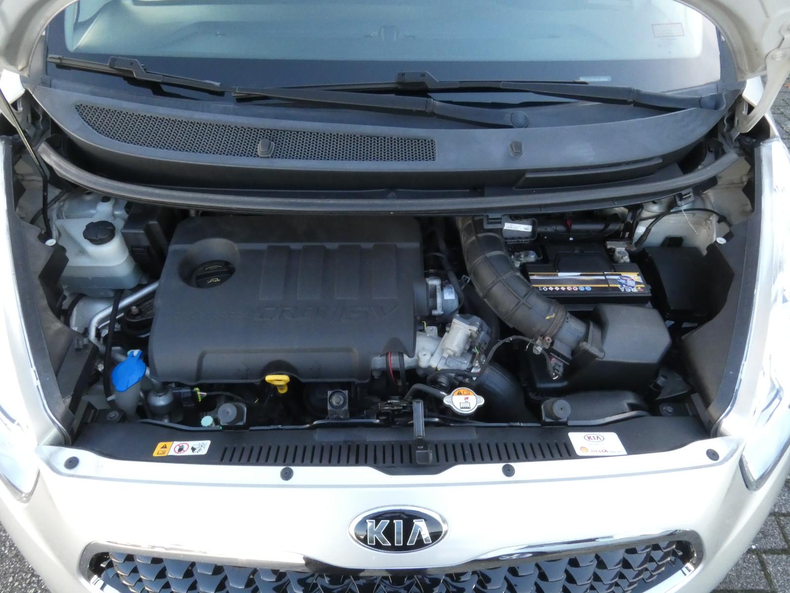 Kia Venga 2015 — photo 15