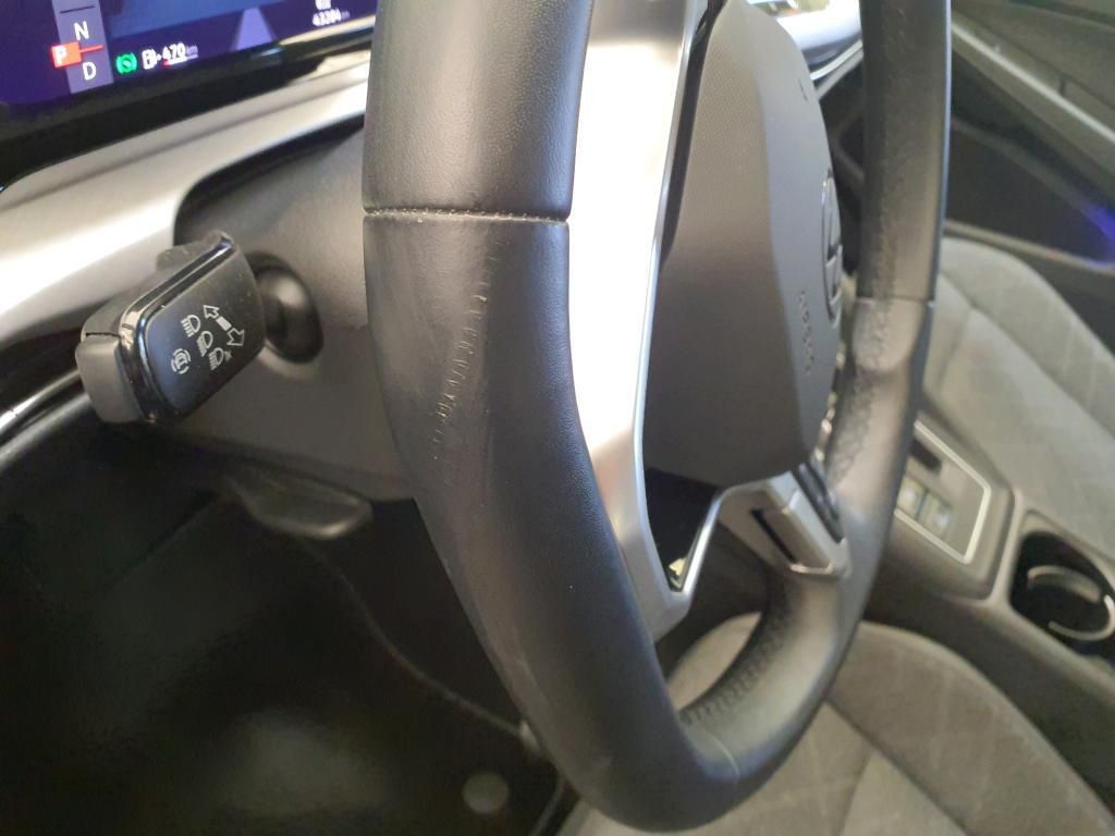 Volkswagen Golf Life 2.0 TDI SCR DSG PDC*Tempo*Klima*NAV*SH