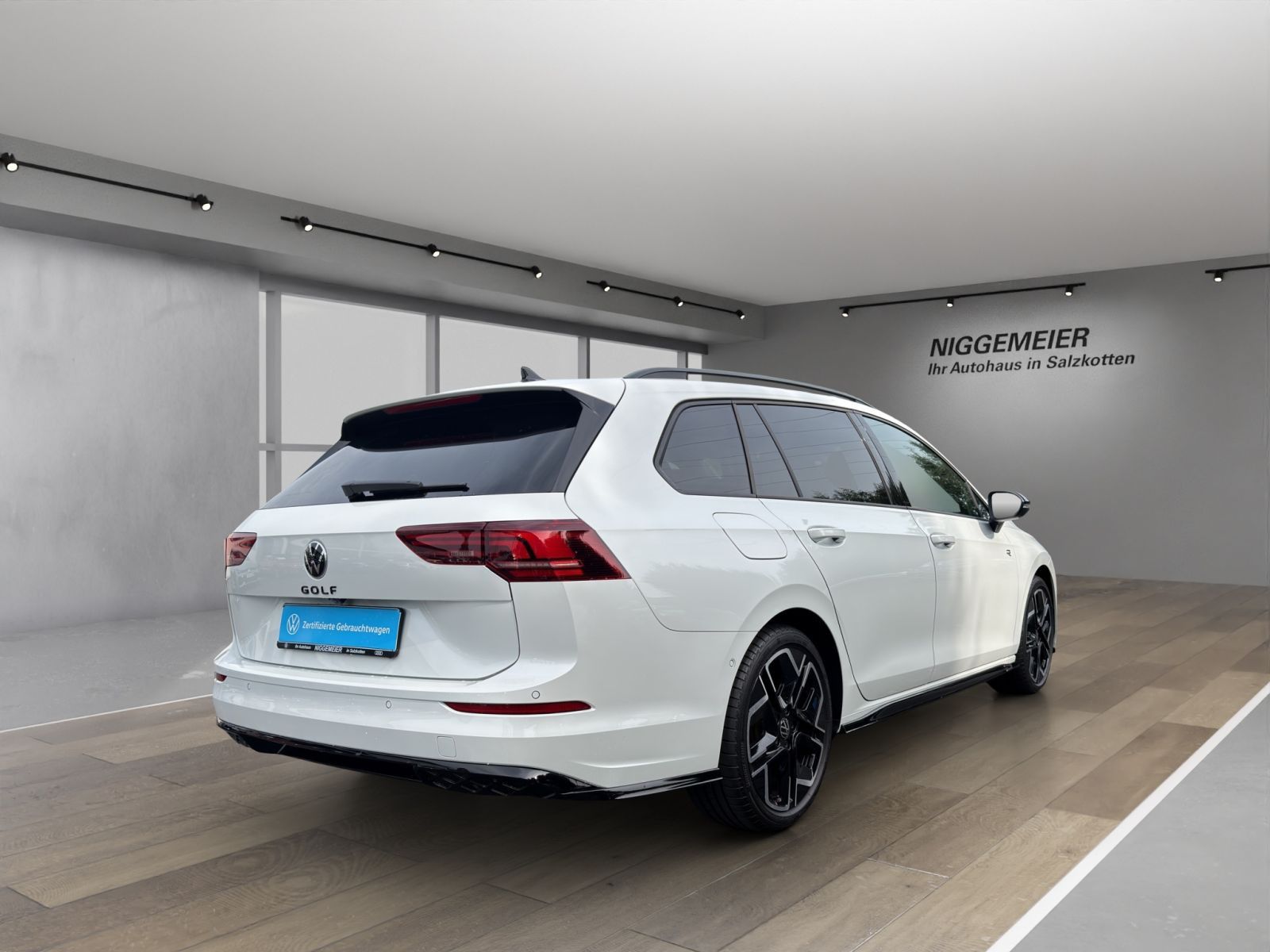 Volkswagen Golf VIII Variant 1.5TSI R-LINE NAVI KAMERA HEAD foto 5