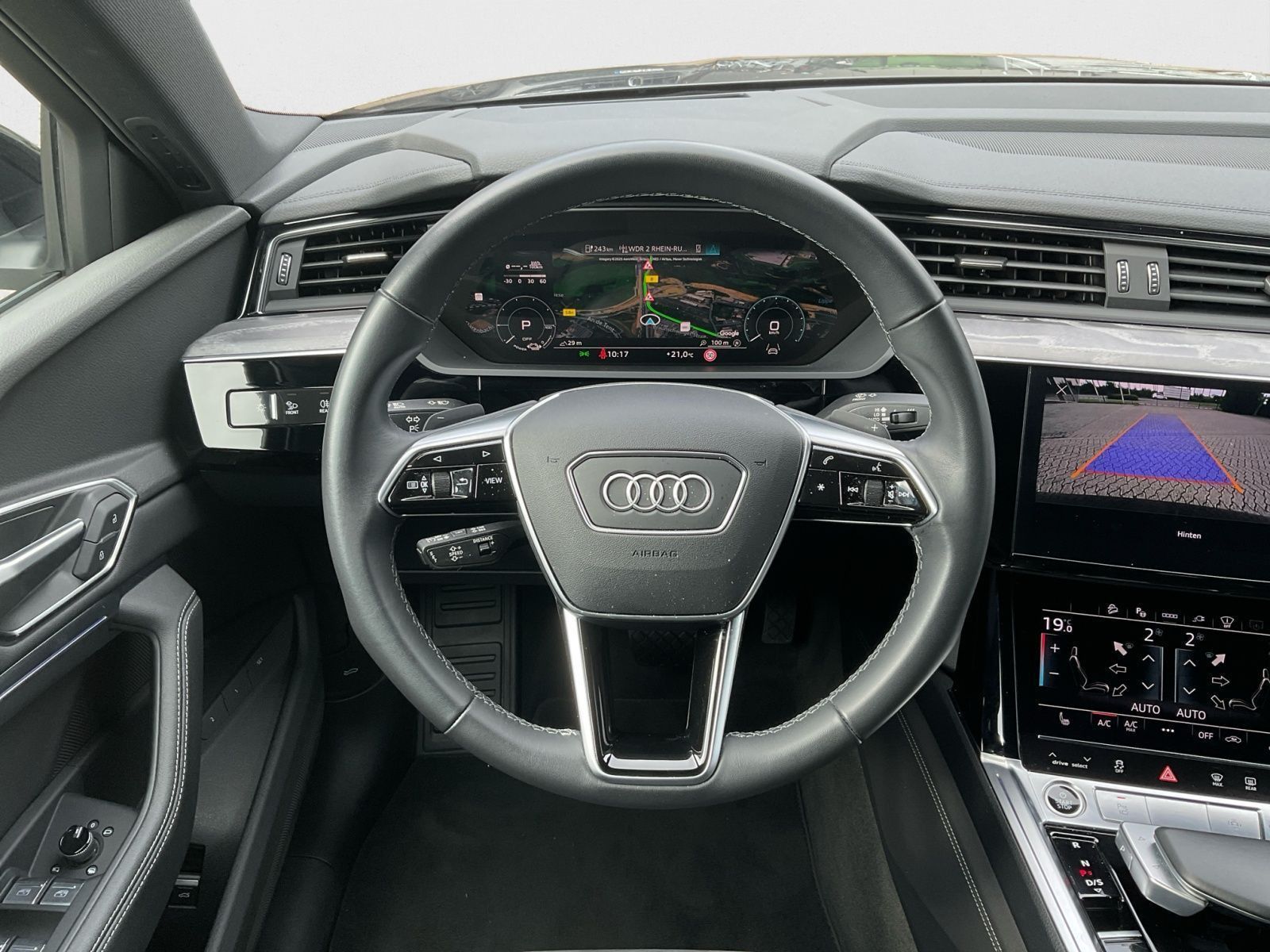 Audi Q8 e-tron - Bild 13