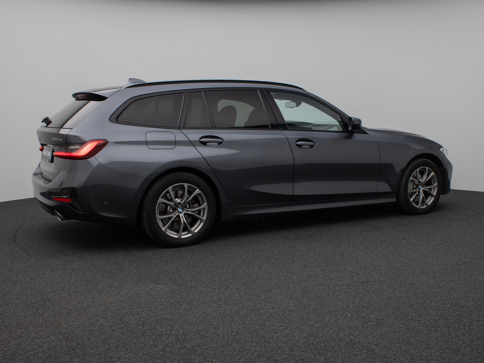 Fahrzeugabbildung BMW 330e xD Sport Line Panorama Laser Kamera HUD DAB