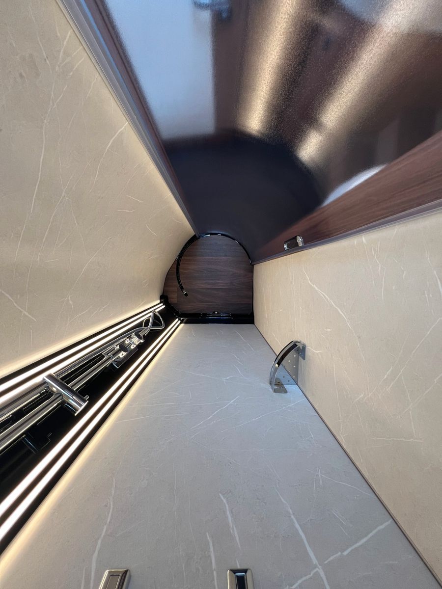 Fahrzeugabbildung Carthago Chic e-line I 50 LE DA Mercedes Sprinter Silver
