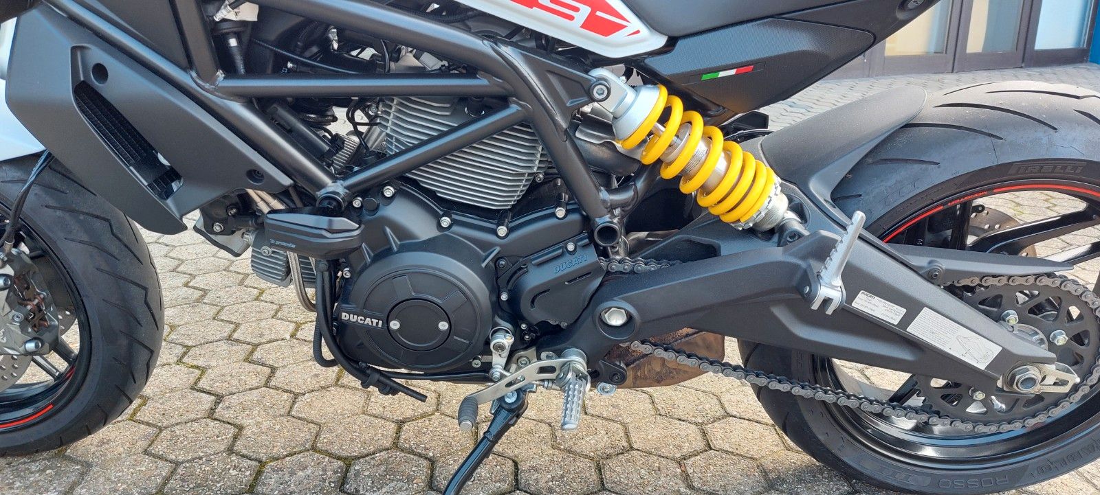 Fahrzeugabbildung Ducati Monster 797    Neuzustand   + Zubehör