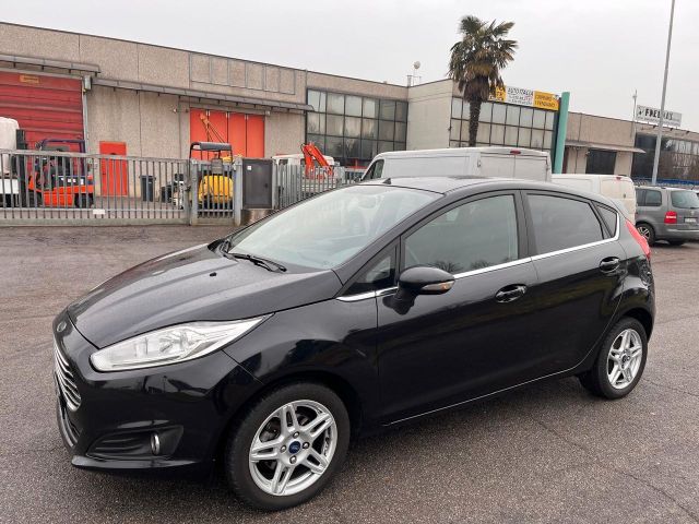 Ford Fiesta 1.4 5 porte Bz.- GPL Black & White E