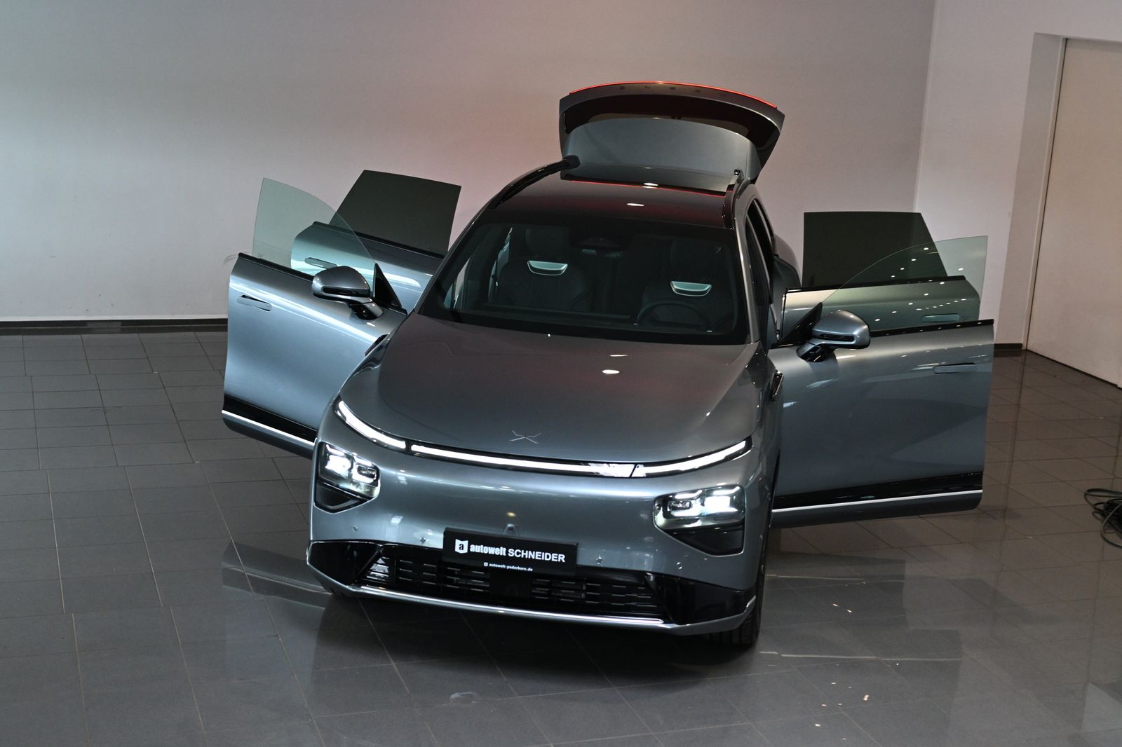 XPENG G9