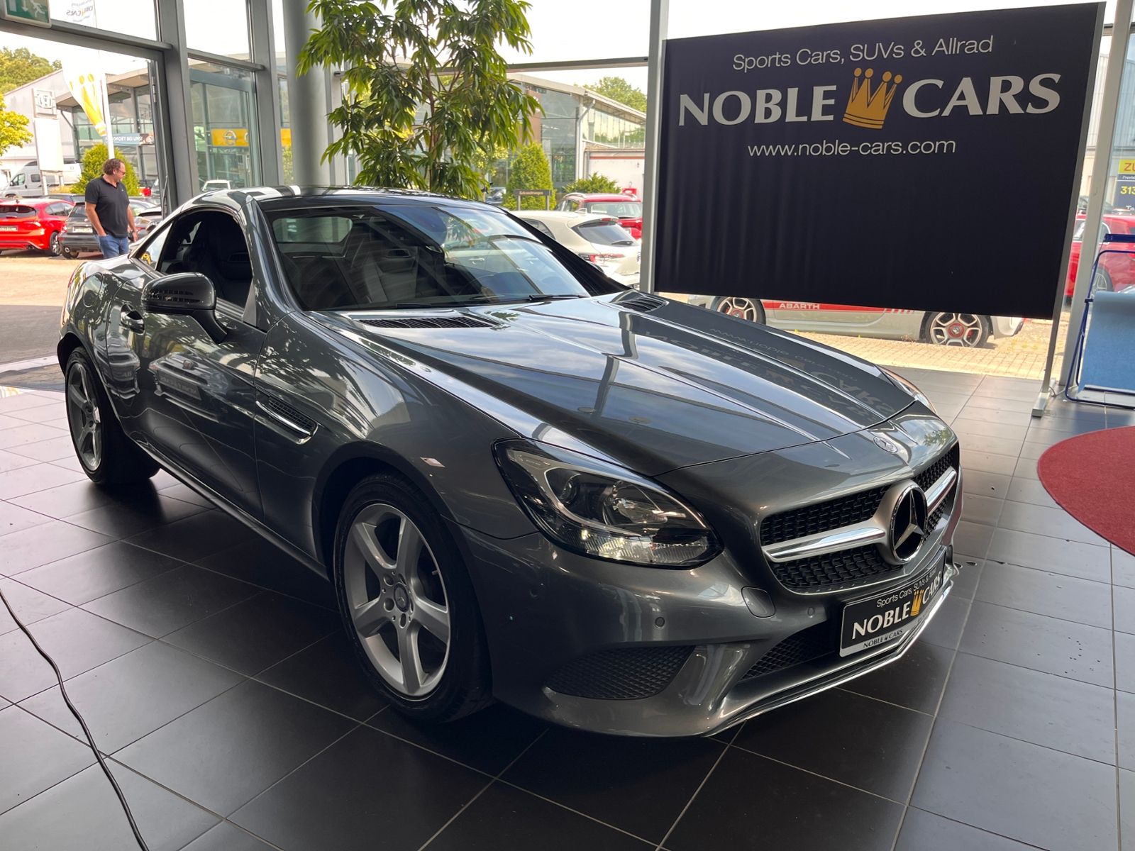 Fahrzeugabbildung Mercedes-Benz SLC 200 LEDER NAVI ALU