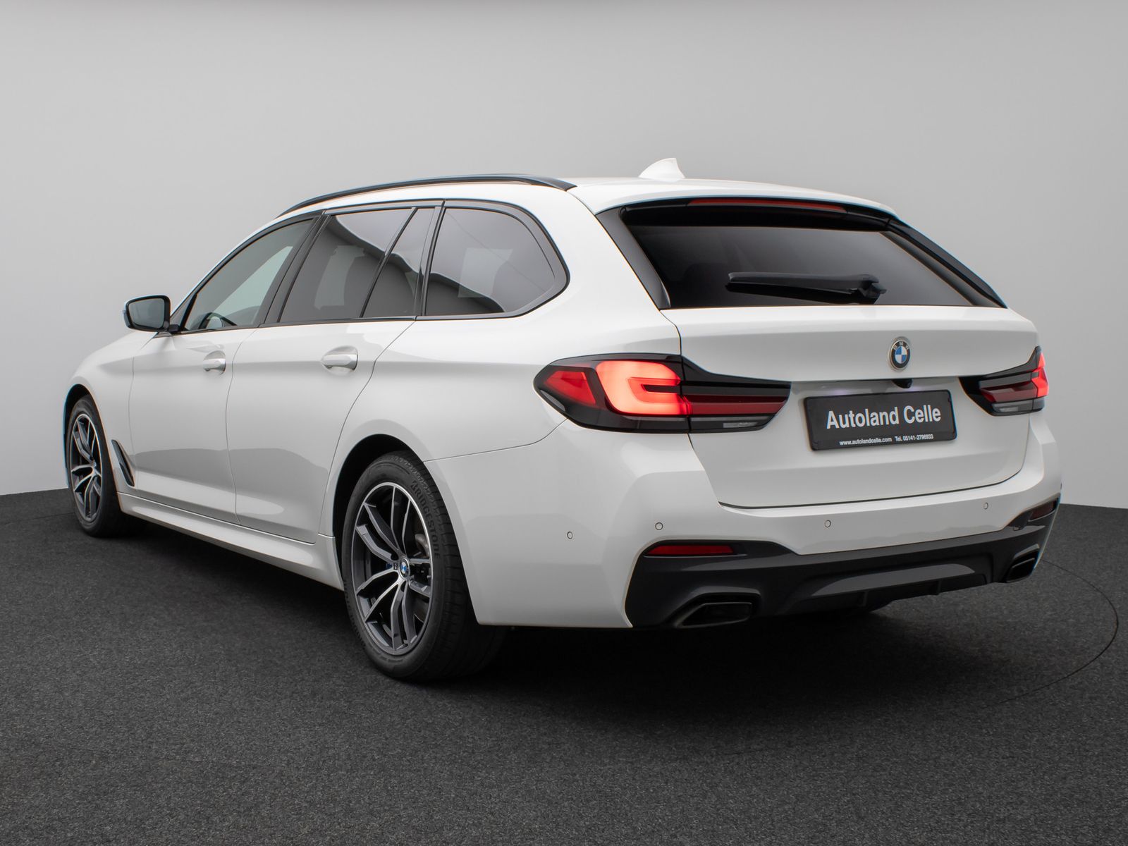 Fahrzeugabbildung BMW 530d M Sport Kamera HUD DAB H/K Komfort Alarm