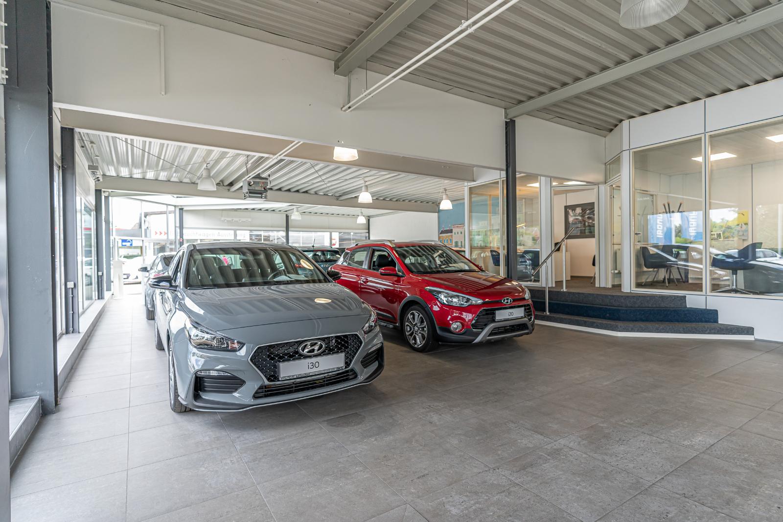 showroom-image-top