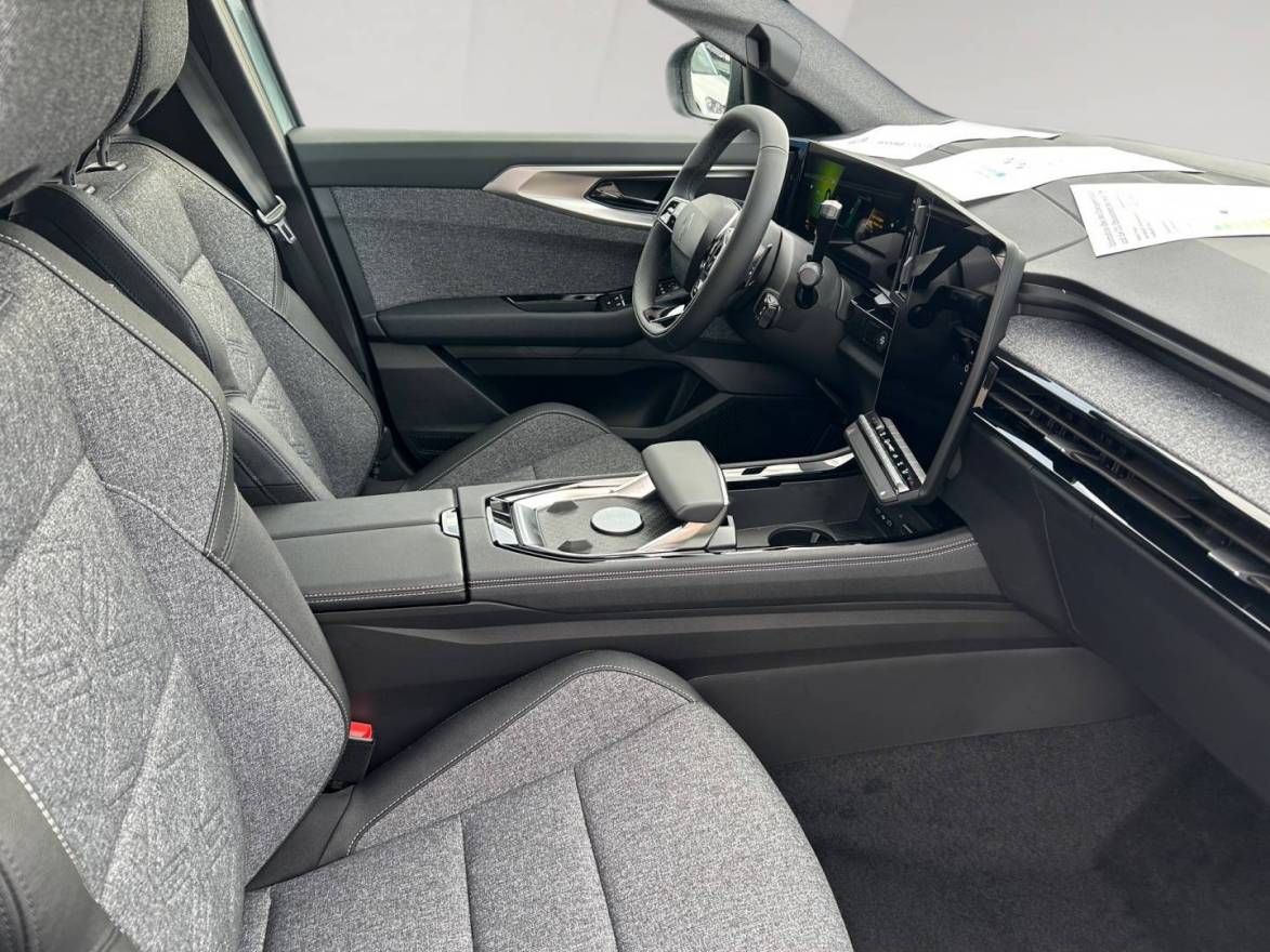 Fahrzeugabbildung Renault Espace Techno Full Hybrid E-Tech 200 7- Sitzer